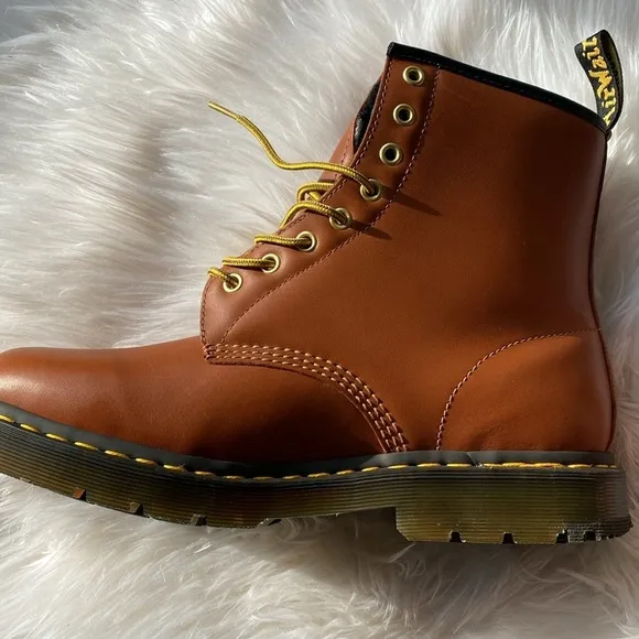 ❄️ DR MARTENS 1460 Wintergrip Leather Lace up boots in tan blizza…