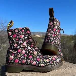 🌺 🌸 Dr. Martens Multi Color Floral Canvas Boots 🌸 🌺