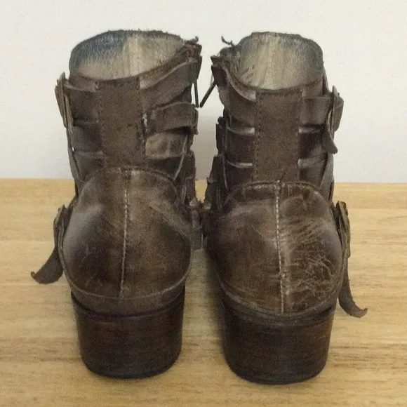 ⭐️ FREEBIRD by Steven Madden Sammi brown distressed leather booties women 8