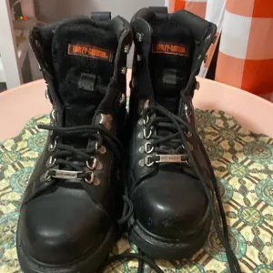 ￼ Harley Davidson lace up boots