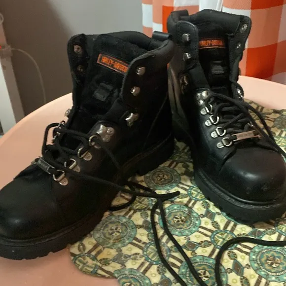 ￼ Harley Davidson lace up boots