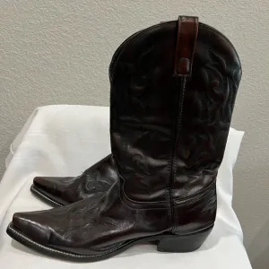 - Laredo Men’s Cowboy Boots size 13 D