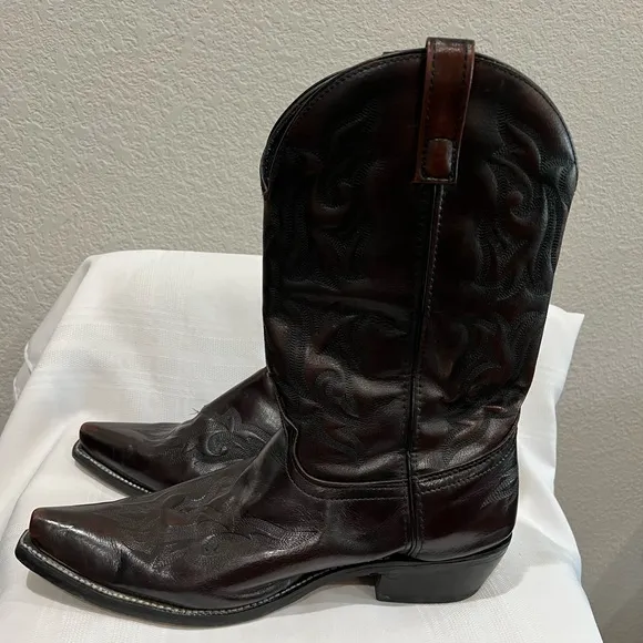 - Laredo Men’s Cowboy Boots size 13 D