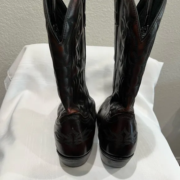 - Laredo Men’s Cowboy Boots size 13 D