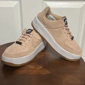 🔥🔥 NIKE AIR FORCE 1 Sage Women’s Suede Platform Shoes - Sz 6.5 - EXCELLENT