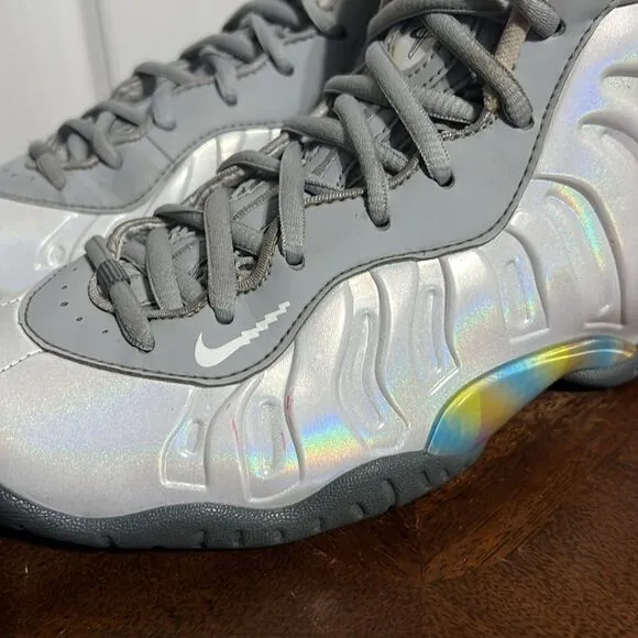 🔥 NIKE LITTLE POSITE ONE GS 'RAINBOW PIXEL' Big Kids 4Y - EXCELLENT Condition