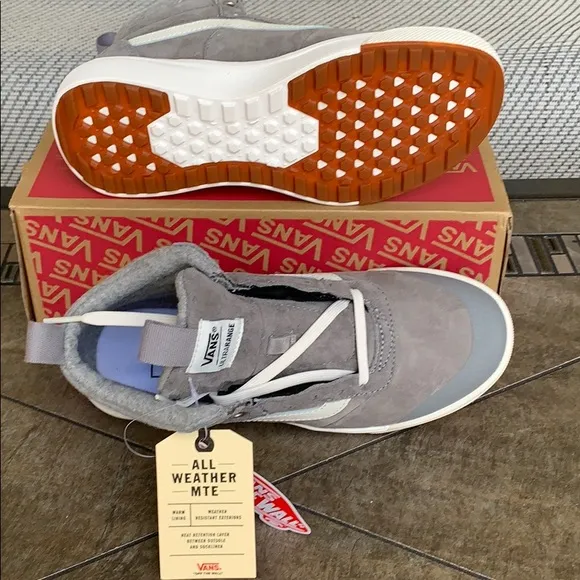 • VANS ULTRARANGE HI MTE WOOL FROST GREY WMNS