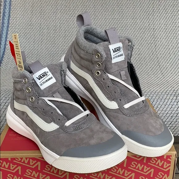 • VANS ULTRARANGE HI MTE WOOL FROST GREY WMNS