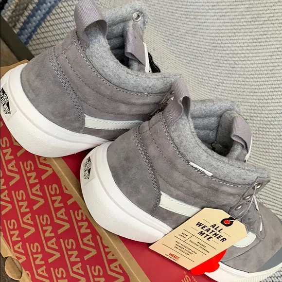 • VANS ULTRARANGE HI MTE WOOL FROST GREY WMNS