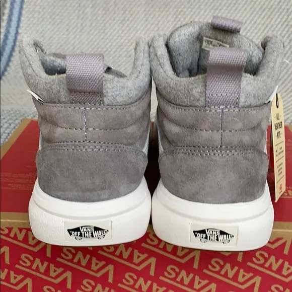 • VANS ULTRARANGE HI MTE WOOL FROST GREY WMNS