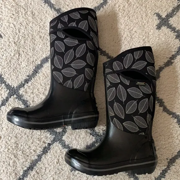 183. BOGS women’s Plimsoll Tall Leafy Snow Boots