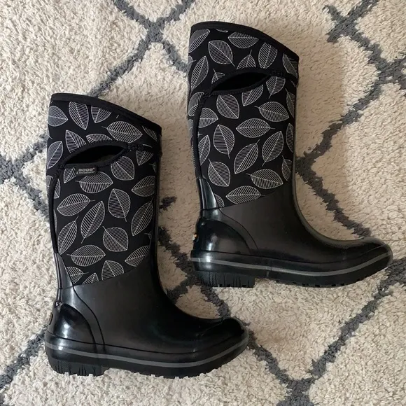 183. BOGS women’s Plimsoll Tall Leafy Snow Boots