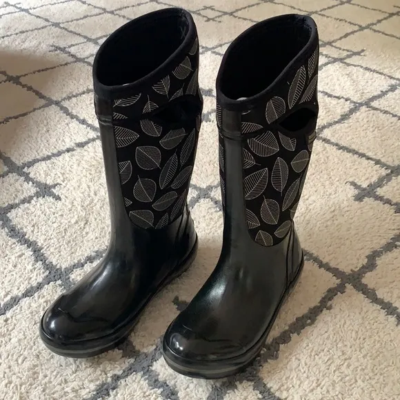 183. BOGS women’s Plimsoll Tall Leafy Snow Boots