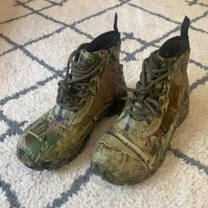 187. BOGS Men’s Thunder Ridge Hiker Boots