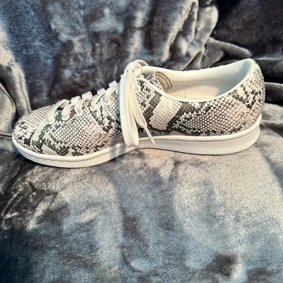 Adidas Hyke X Stan Smith Python Print Sneakers. Men’s size 7. Women’s size 9.