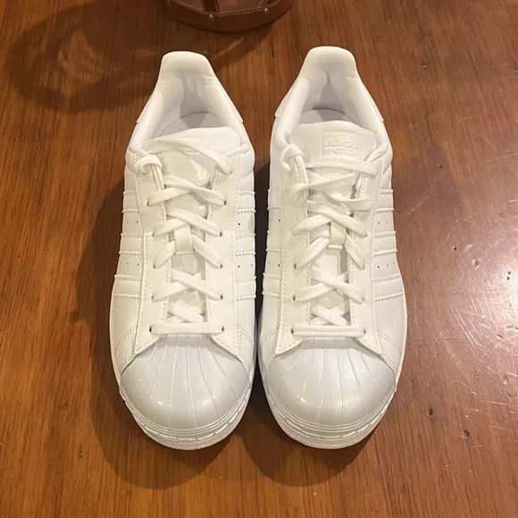 Adidas Superstar Glossy Toe Shoes Sneakers New BB0683 Womens Size 10
