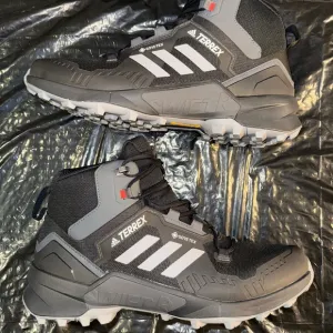 Adidas Terrex Swift R3 Mid GTX Shoes