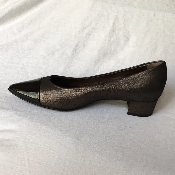 AGL black/brown block heel pointed toe pump size 37