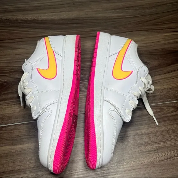 Air Jordan 1 Low Edge Glow GS CV4610-100 Sz 6.5