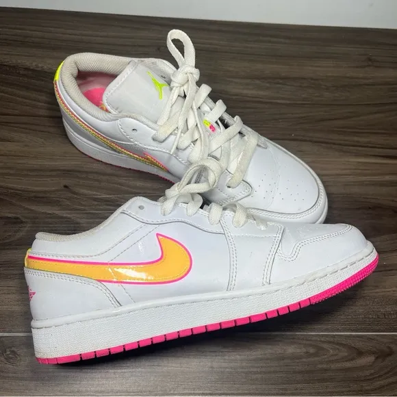 Air Jordan 1 Low Edge Glow GS CV4610-100 Sz 6.5