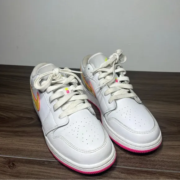 Air Jordan 1 Low Edge Glow GS CV4610-100 Sz 6.5