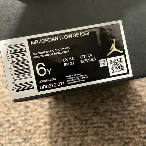 Air Jordan 1 Low Gold Toe Youth Size 6Y (DR6970-071)