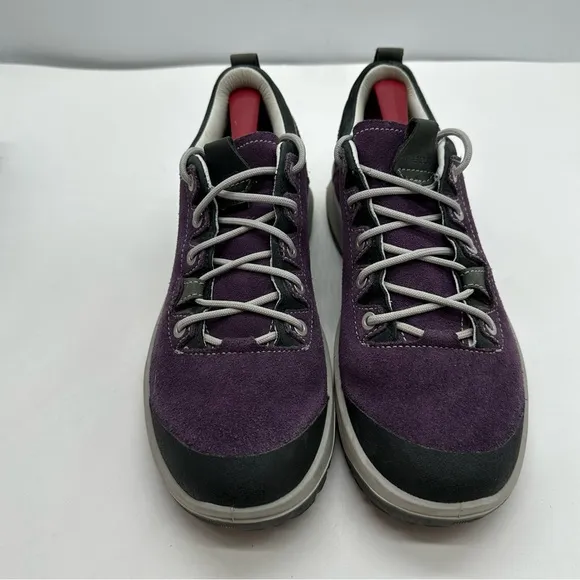 AKU LaVal Low Womens 9 Hiking Shoes Sneakers Suede Michelin Mountaineer Trekking