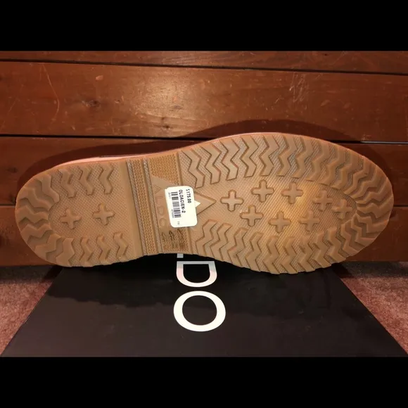 Aldo Oloacien boots NWT size 9