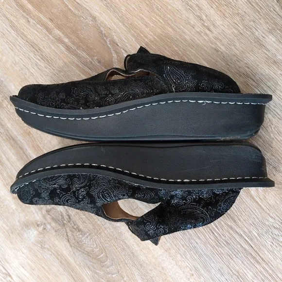 Alegria Black Women's Slip-On Shoes size 38 Euro ( 8 US)