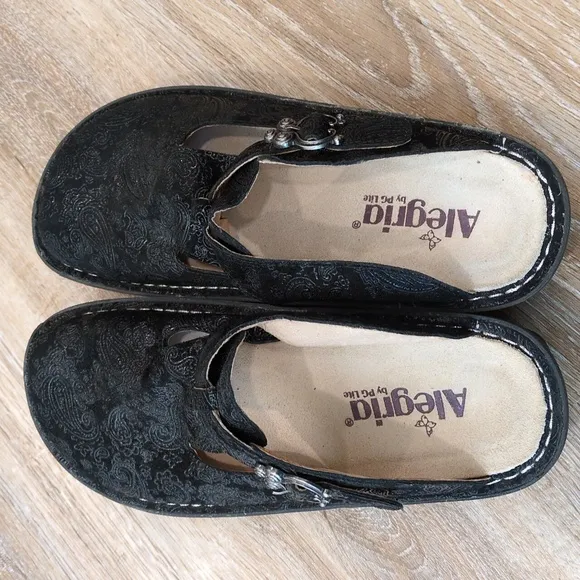 Alegria Black Women's Slip-On Shoes size 38 Euro ( 8 US)