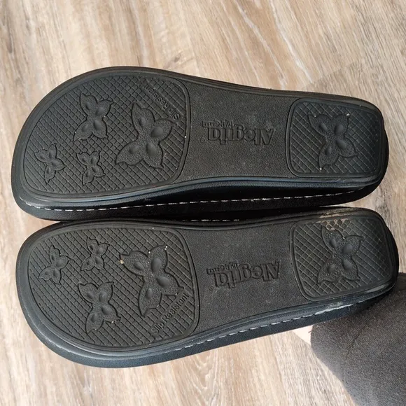 Alegria Black Women's Slip-On Shoes size 38 Euro ( 8 US)