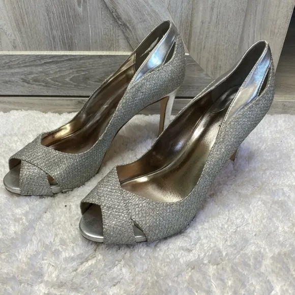 Alfani Lyrra Women's Silver Peep Toe 4 inch Stiletto Heels  Size 8M