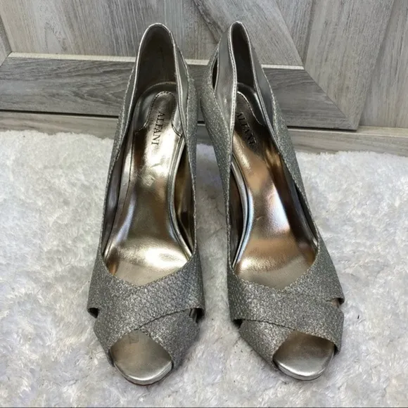 Alfani Lyrra Women's Silver Peep Toe 4 inch Stiletto Heels  Size 8M