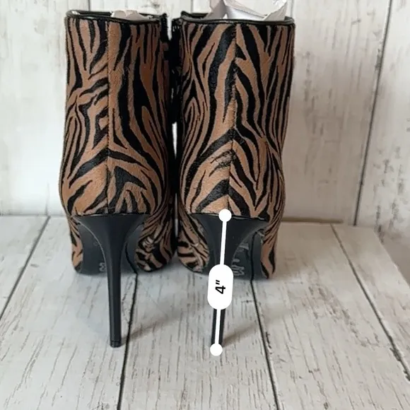 Alice   Olivia Womens Tiger Stripe Heeled Booties Size 6.5 4-Inch Stiletto Heels