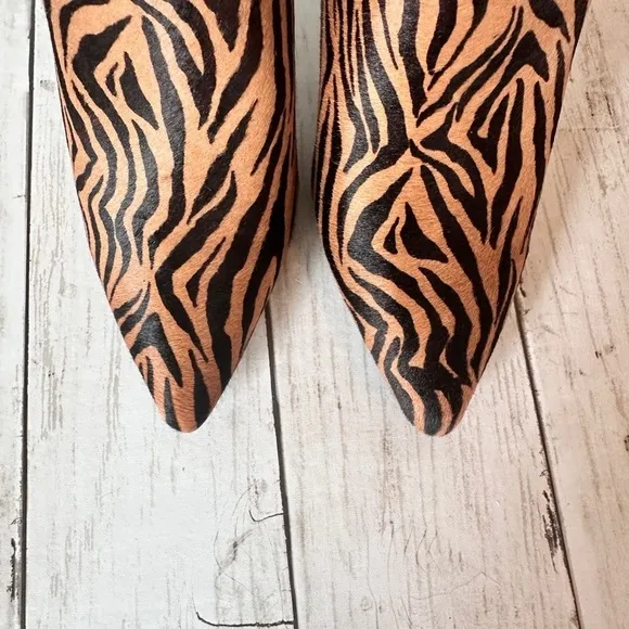 Alice   Olivia Womens Tiger Stripe Heeled Booties Size 6.5 4-Inch Stiletto Heels
