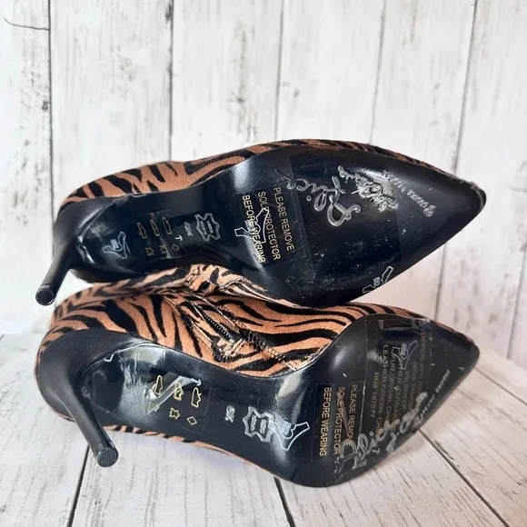 Alice   Olivia Womens Tiger Stripe Heeled Booties Size 6.5 4-Inch Stiletto Heels
