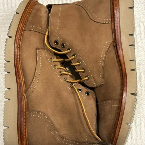 Allen Edmonds Park City Waxed Suede Men’s 9D