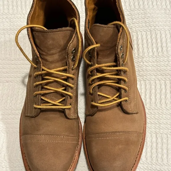 Allen Edmonds Park City Waxed Suede Men’s 9D