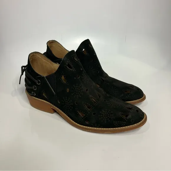 Anthropologie misses &amp; cloud perforated ankle boots black leather women’s size 8