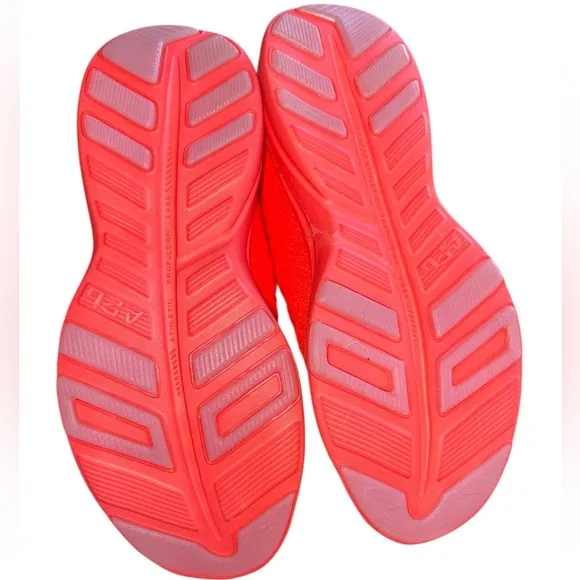APL Techloom Phantom Running Sneaker Impulse Red Knit Slip On Size 5.5