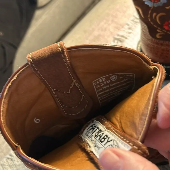 ARIAT FATBABY LEATHER BOOTS SIZE SIX