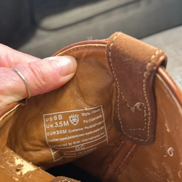 ARIAT FATBABY LEATHER BOOTS SIZE SIX
