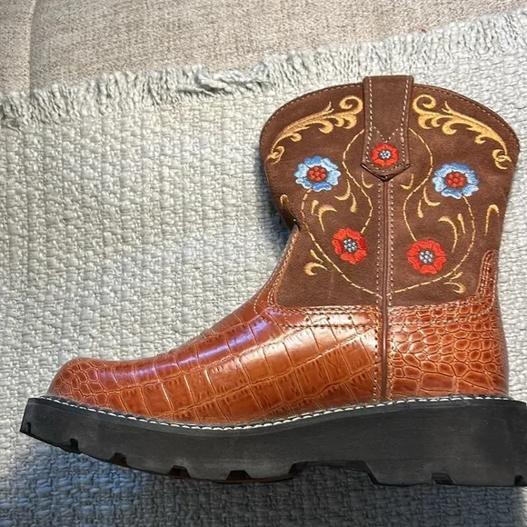 ARIAT FATBABY LEATHER BOOTS SIZE SIX