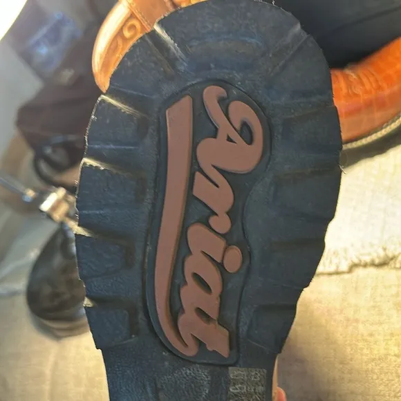 ARIAT FATBABY LEATHER BOOTS SIZE SIX
