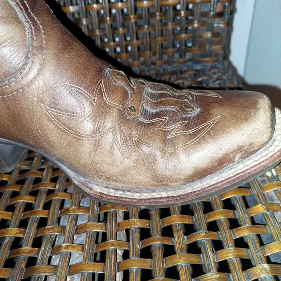 Ariat Legend Spirit Western Brown Leather Boots Crosses Women Sz 7 B
