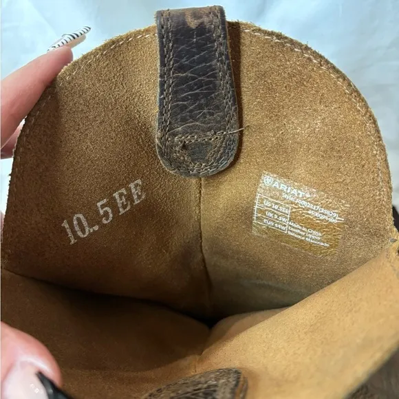 Ariat Men’s Rambler Cowboy Boots.