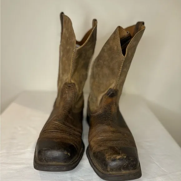 Ariat Men’s Rambler Cowboy Boots.