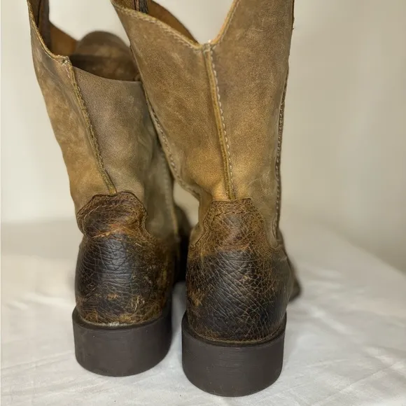 Ariat Men’s Rambler Cowboy Boots.