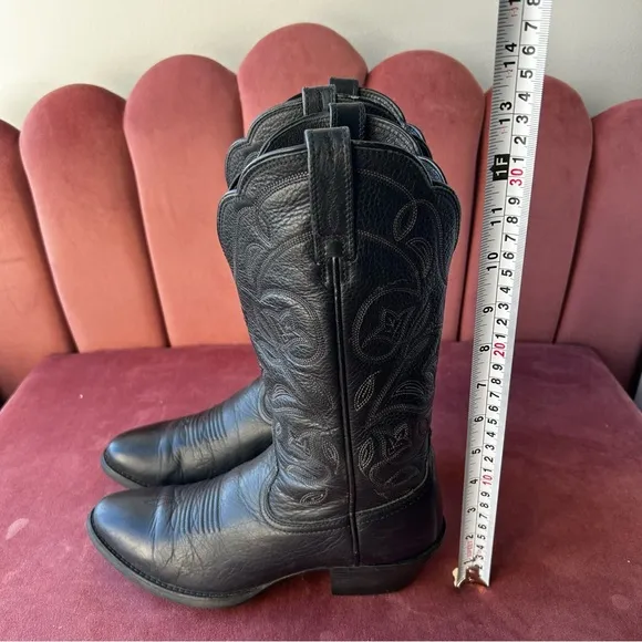 Ariat Women’s Black Western Leather round toes Boots size 6B