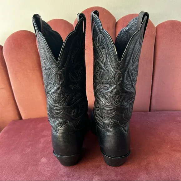 Ariat Women’s Black Western Leather round toes Boots size 6B